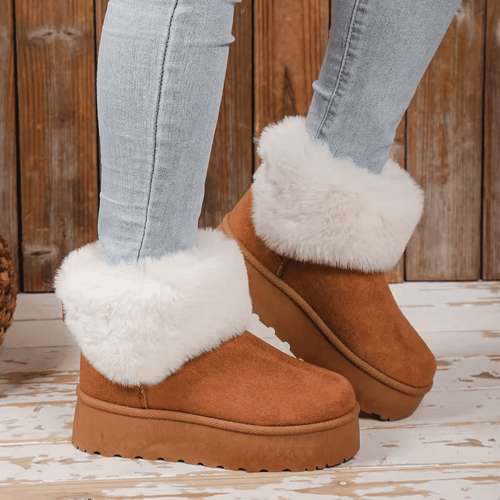 Bota Feminina Peluciada com Aba em Pelúcia ForGlows