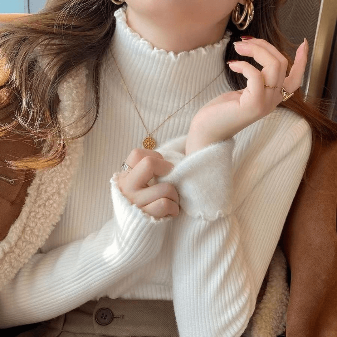 Blusa Feminina Peluciada e Canelada com Gola Alta Emma Forglows