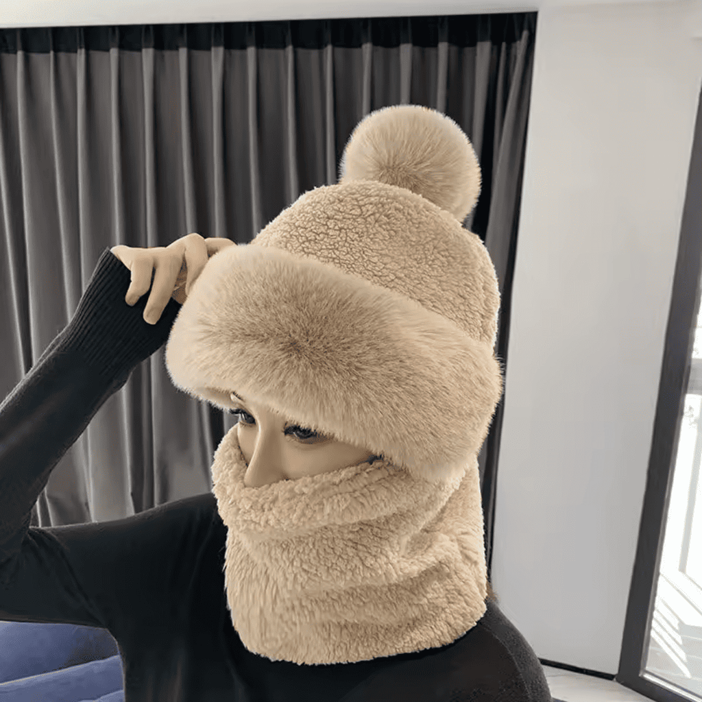 Balaclava Feminina em Pelúcia com Pompom Forglows