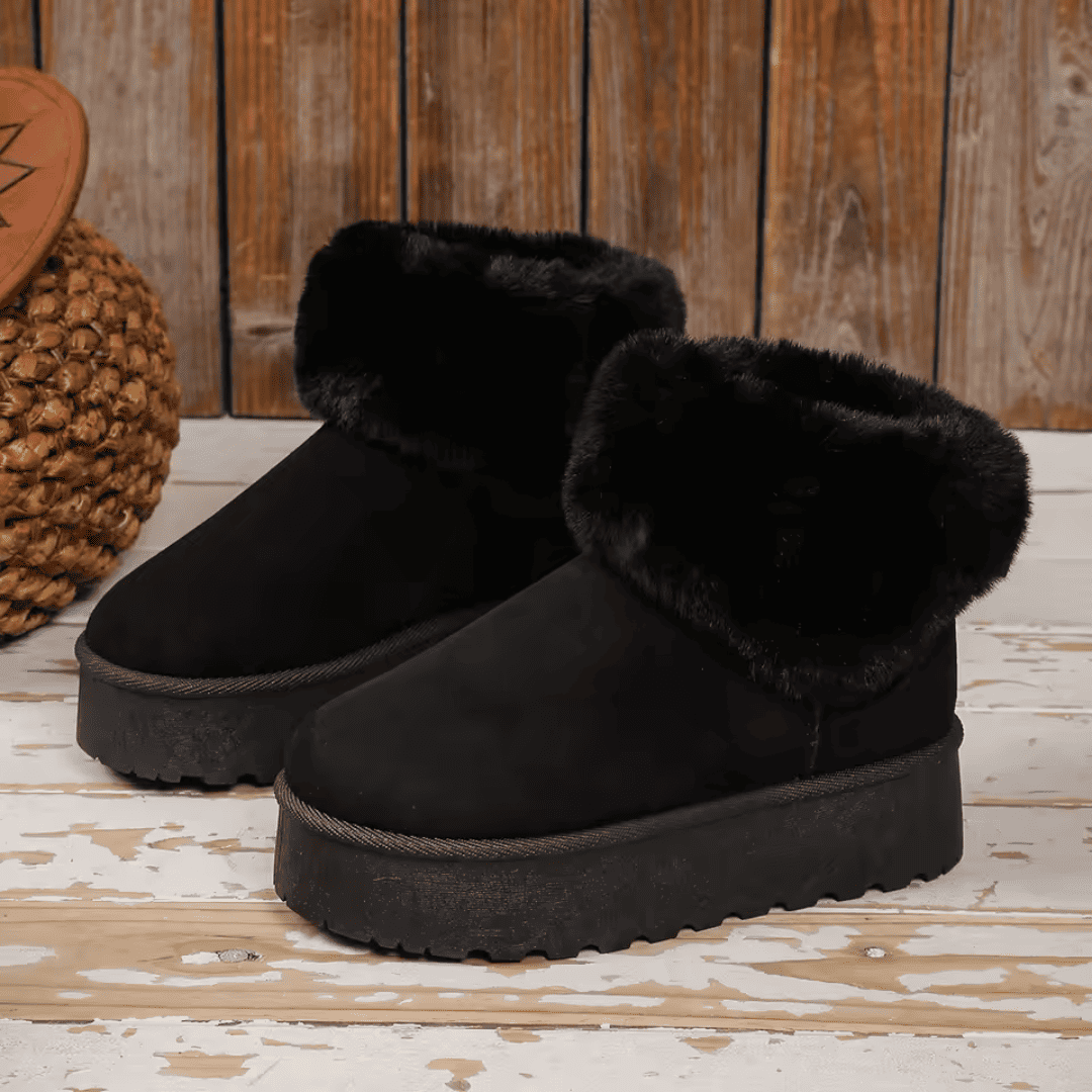 Bota Feminina Peluciada com Aba em Pelúcia ForGlows