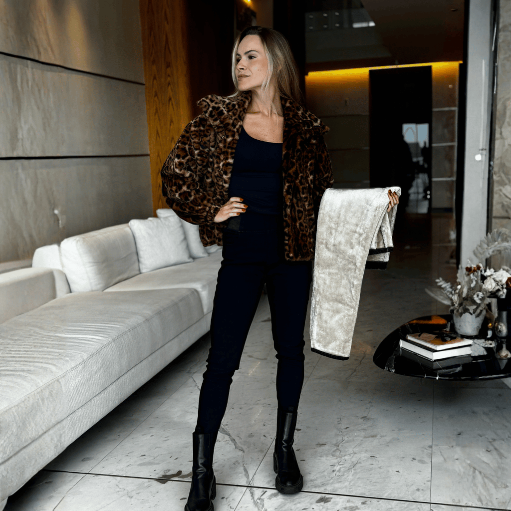 Calça Jeans Feminina Montaria Peluciada Forglows + Meia Térmica