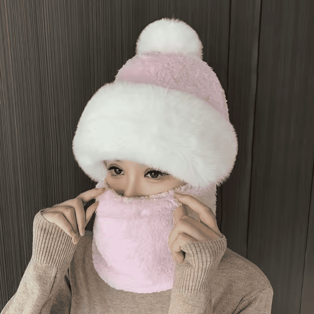 Balaclava Feminina em Pelúcia com Pompom Forglows