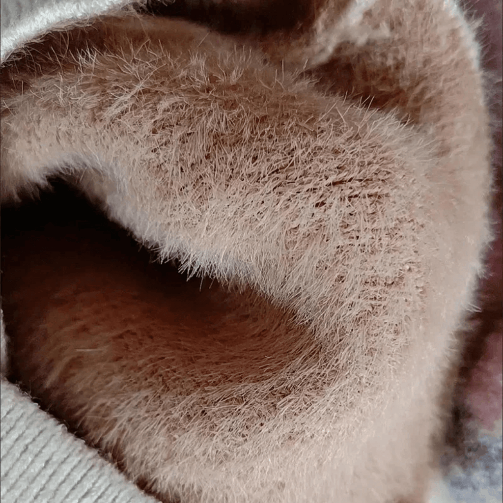 Suéter Feminino Peluciado com Botões Diana Forglows