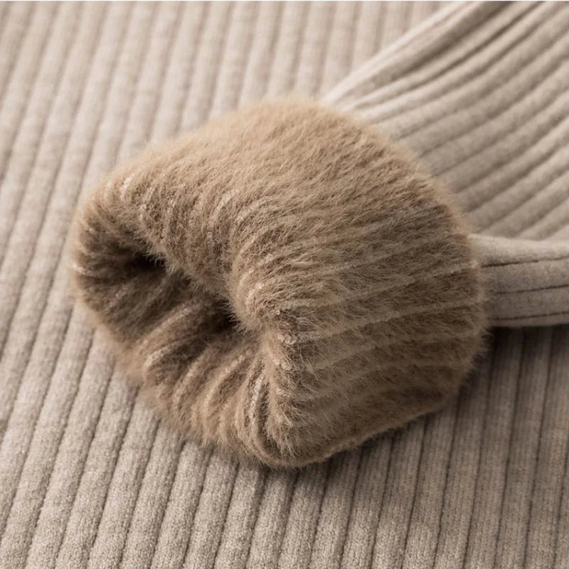 Suéter Feminino Cashmere Canelado com Botões Perolados Forglows
